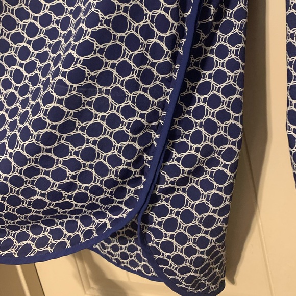 A StitchFix Navy & Cream Blouse- Scoop length, longer back - Sz. Medium - Picture 3 of 8